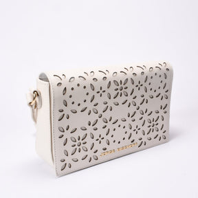 Bolsa Transversal Couro Branco Laser Cut Floral