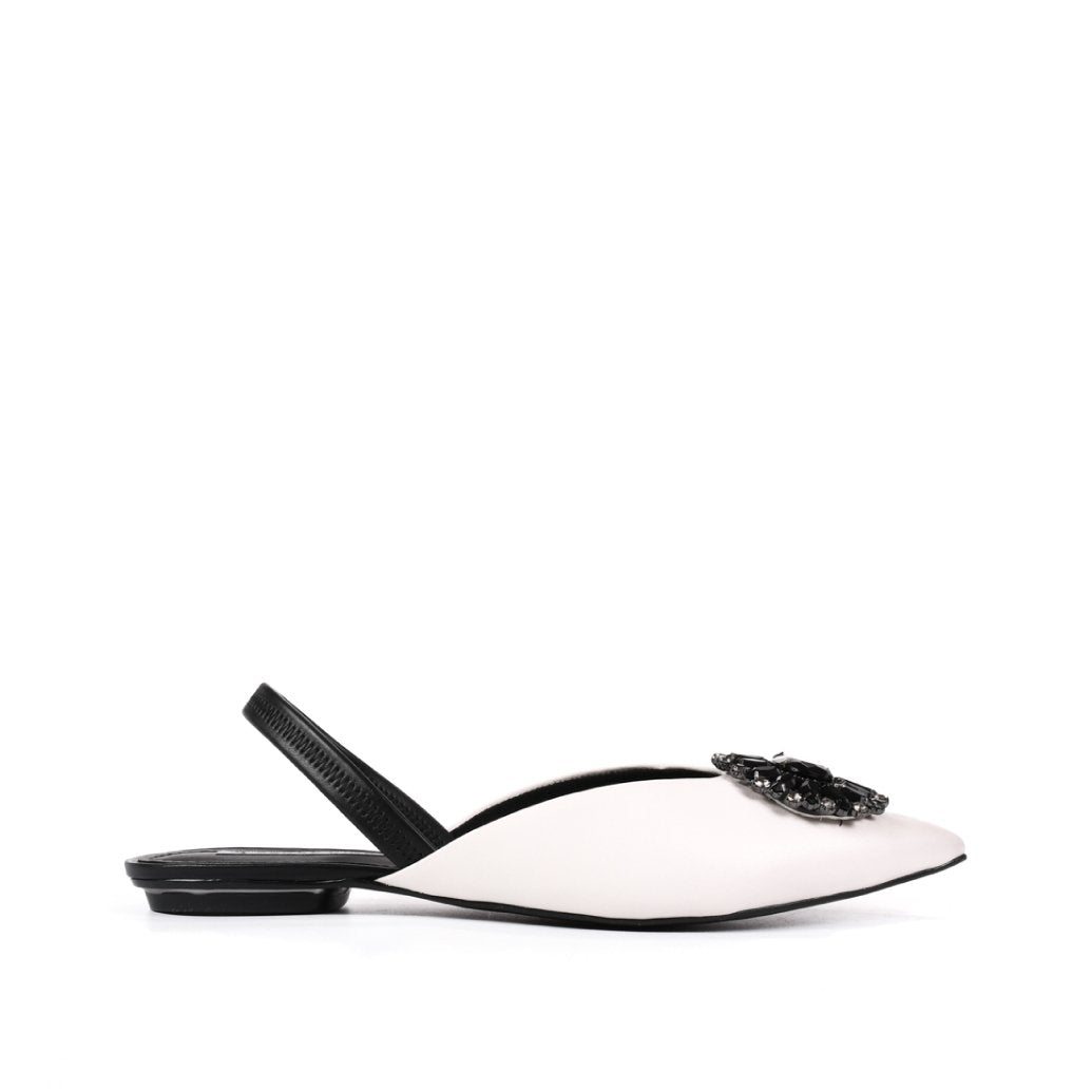 Slingback Preto e Branco Pedrarias Salto Baixo Couro